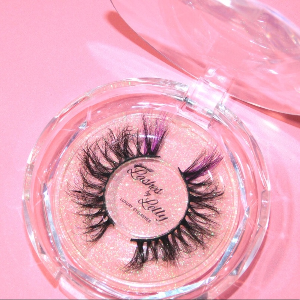 Colored Lashesbylelly - Picture 3 of 3